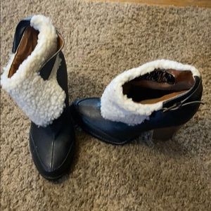 toi et moi black booties